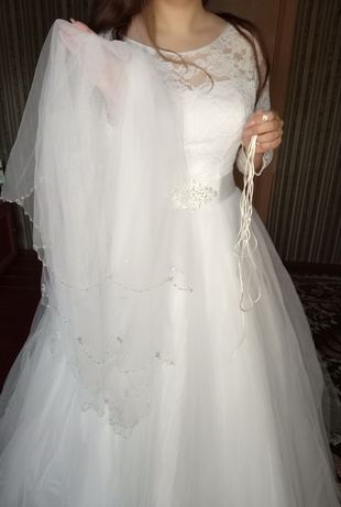 Терміново!!!Весільна сукня 48-52р(не вінчана)+фата 500грн продаж