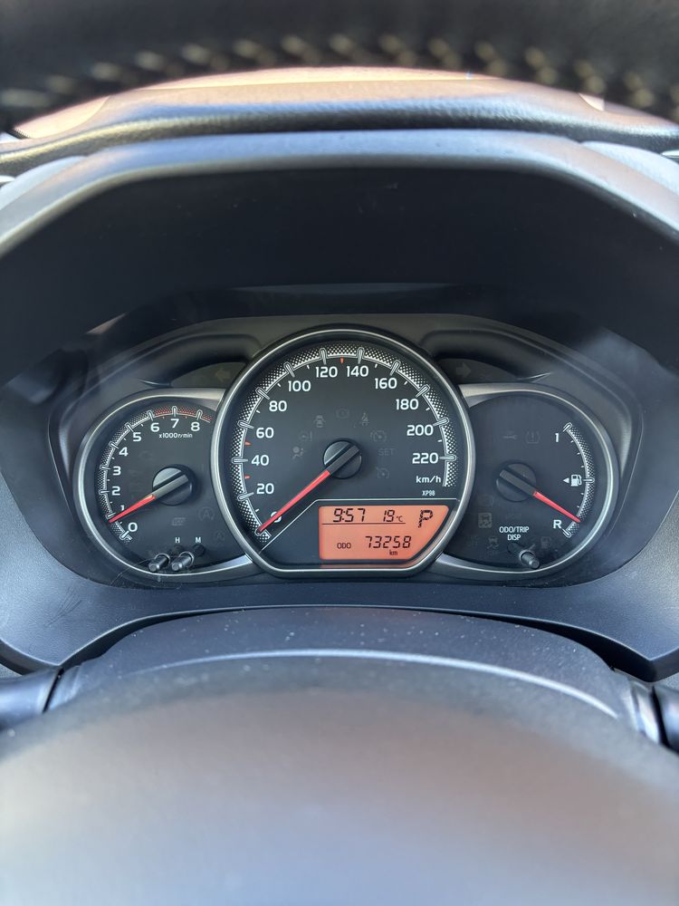 Toyota Yaris 1.33 automat
