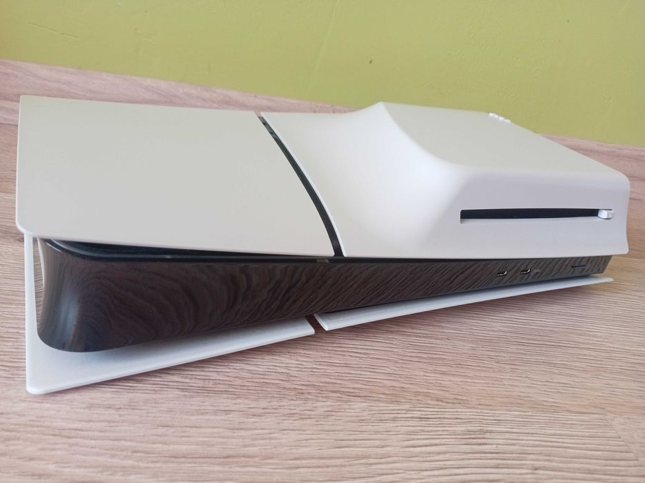 Konsola PS5 Slim CFI-2016 + gra FC25 Gwarancja