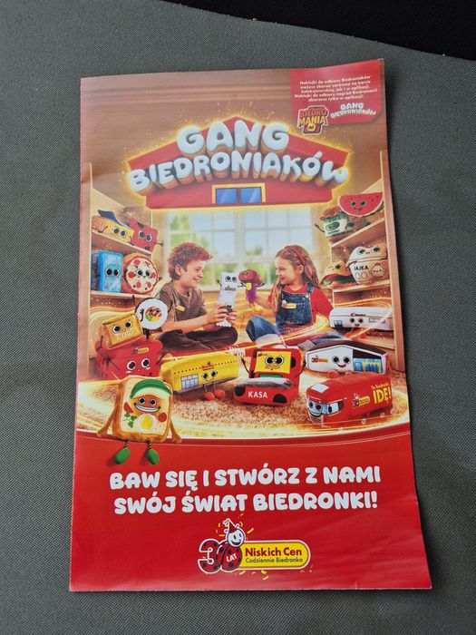 Pełen album naklejek z biedronki gang biedroniaków biedronka naklejki