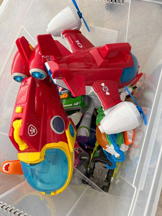 Avião e Submarino Patrulha Pata