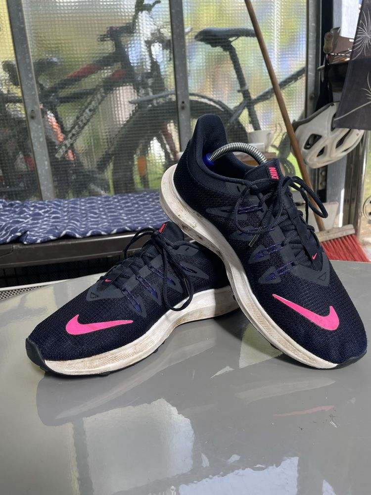 Продам кросівки Nike quest 4 running