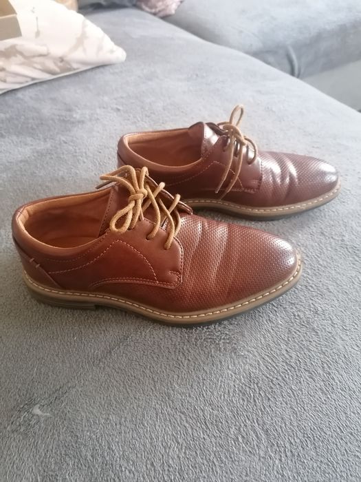 Eleganckie buty dla chłopca