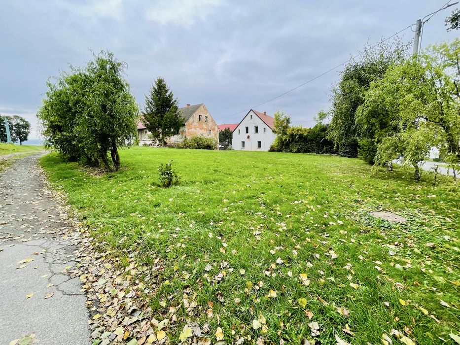 Działka budowlana 11 arów Tarnów, gm. Ząbkowice Śląskie – uzbrojona