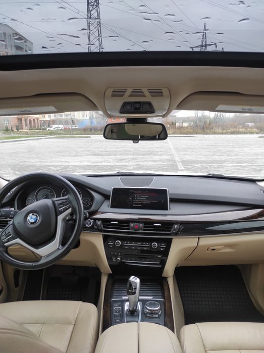 Автомобіль BMW X5