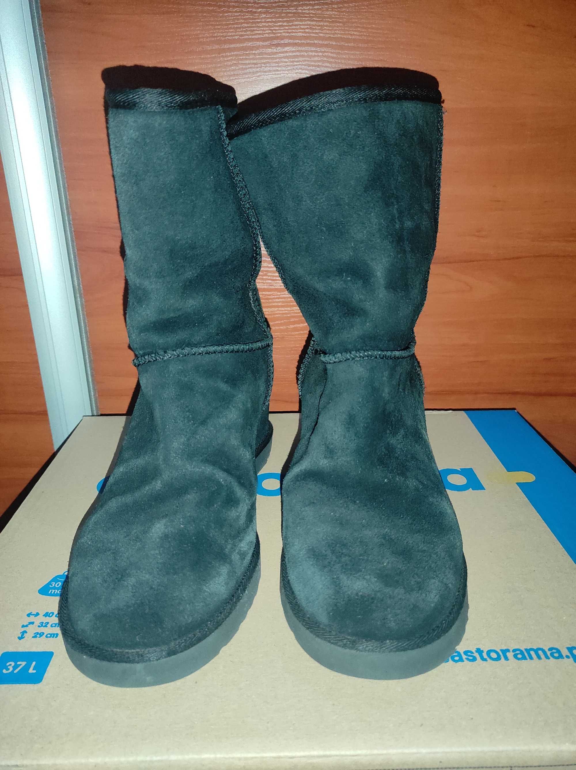 Śniegowce UGG zamszowe Classic Femme Short buty 41 czarne koturn 27 cm