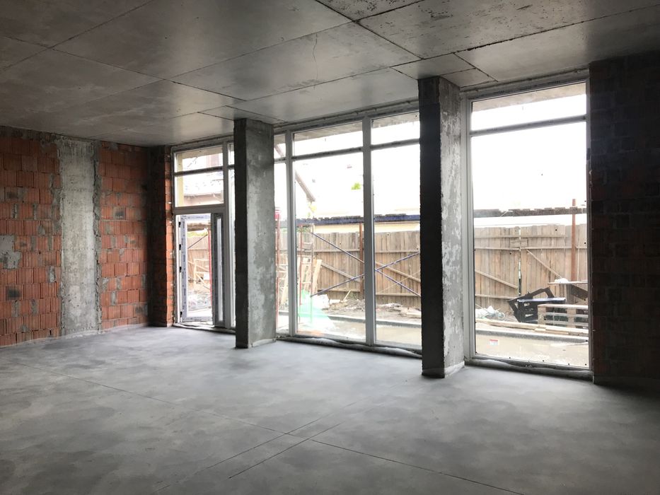 ЖК"Петрівське Містечко 2" Аптека-70 кв.м.Фасад Вітрини від забудовника