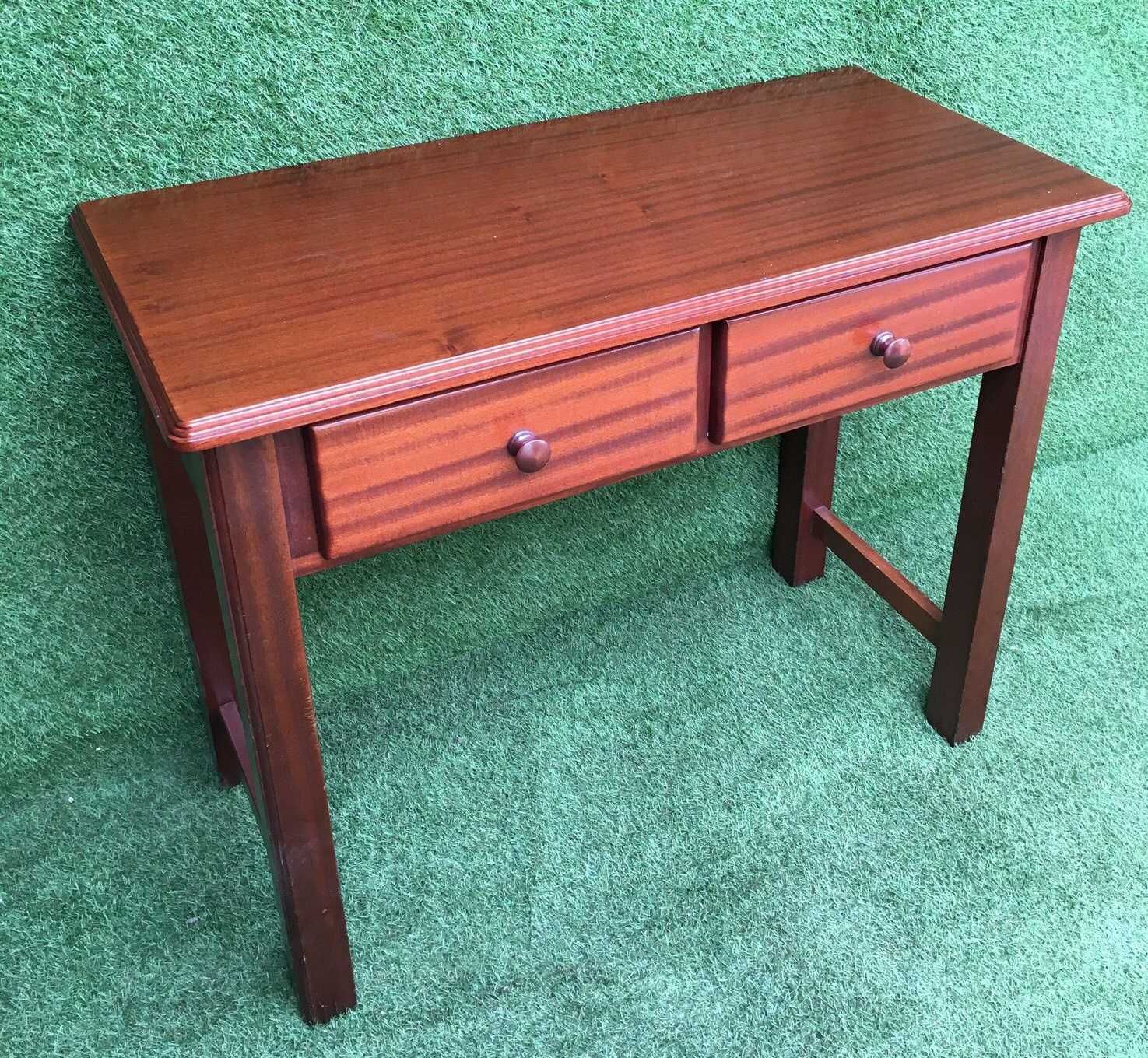 Mesa de encostar como nova