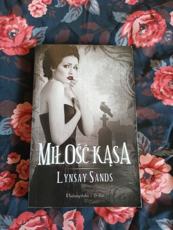 Miłość kąsa Lynsay Sands książka fantasy romans wampiry