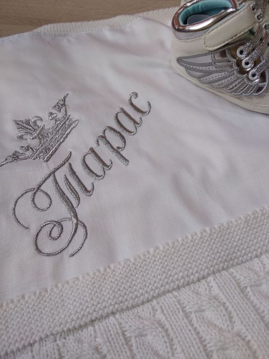 Боді з крилами та вишивка