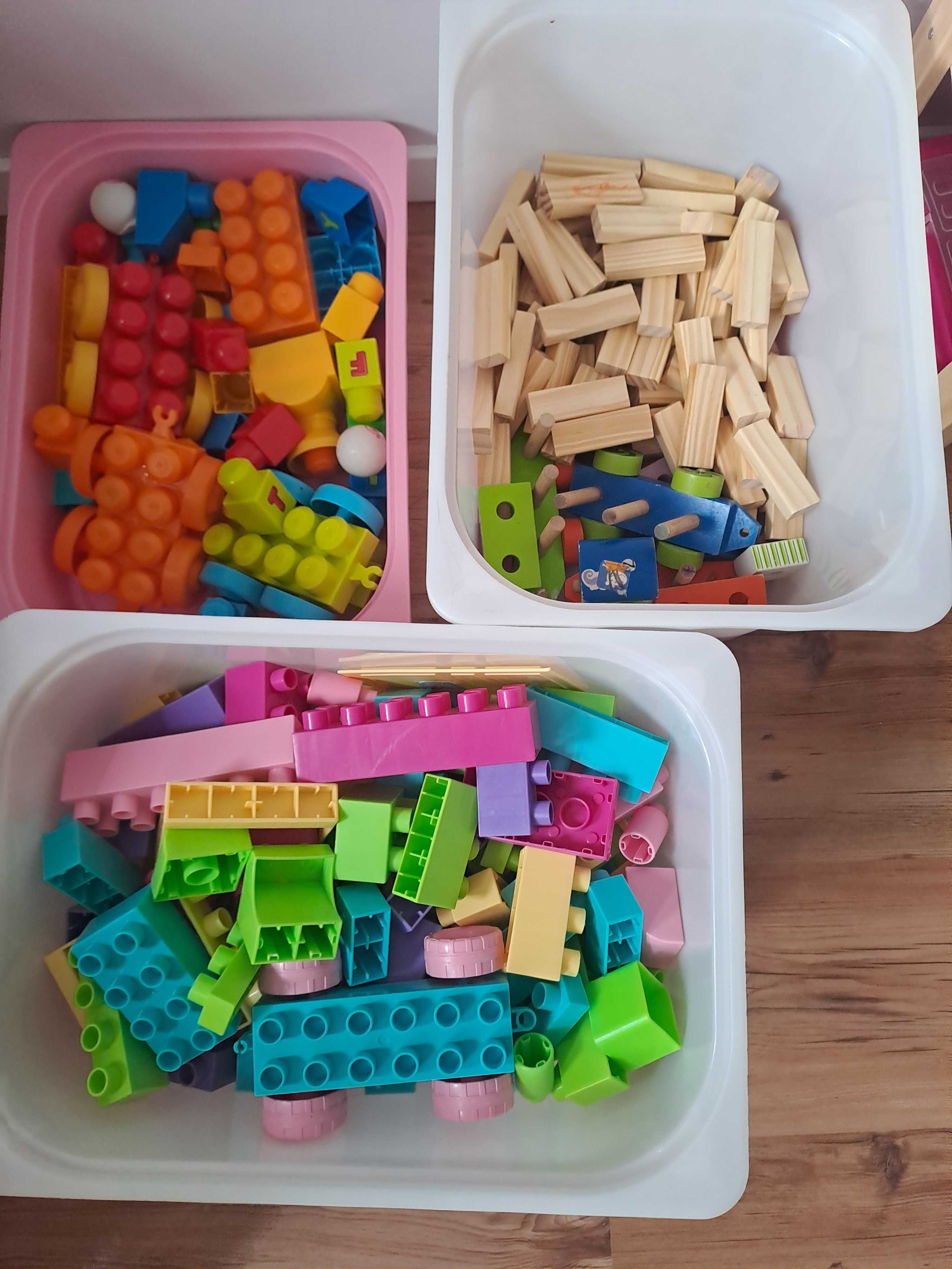 Regał Ikea wraz z klockami