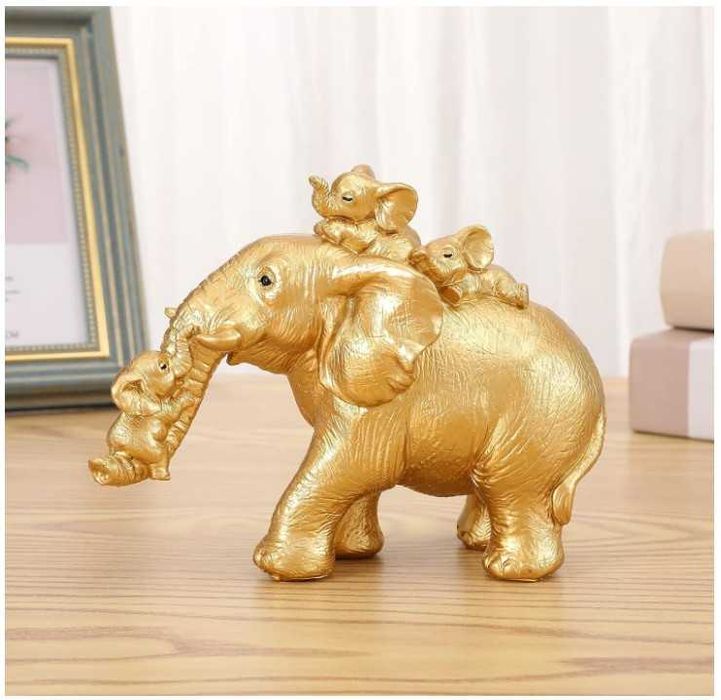Złoty słoń dekoracyjny Irayin, wykonany z żywicy