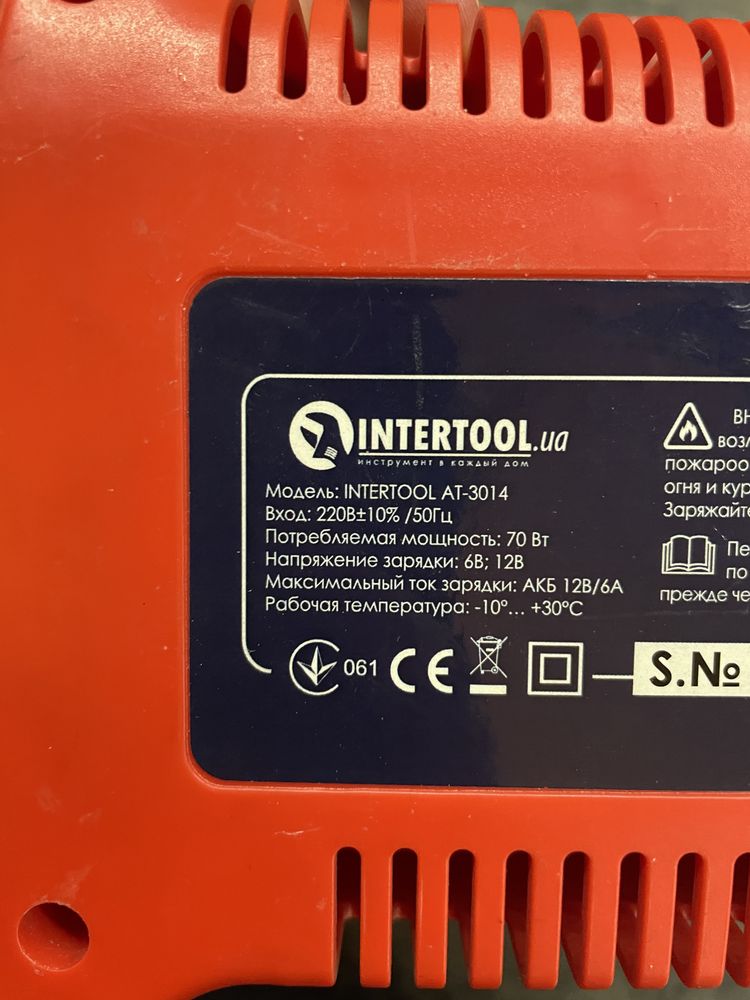 INTERTOOL AT-3014  Зарядное устройство 6/12в