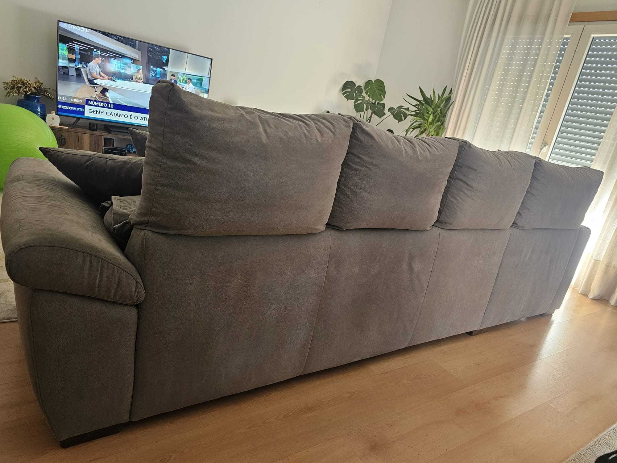 Sofá cinzento Conforama