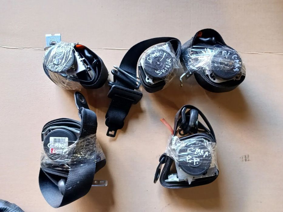 Pas bezpieczeństwa Ford c-max 03-07R  prawy lewy przód tył komplet 609887200A 609887100A