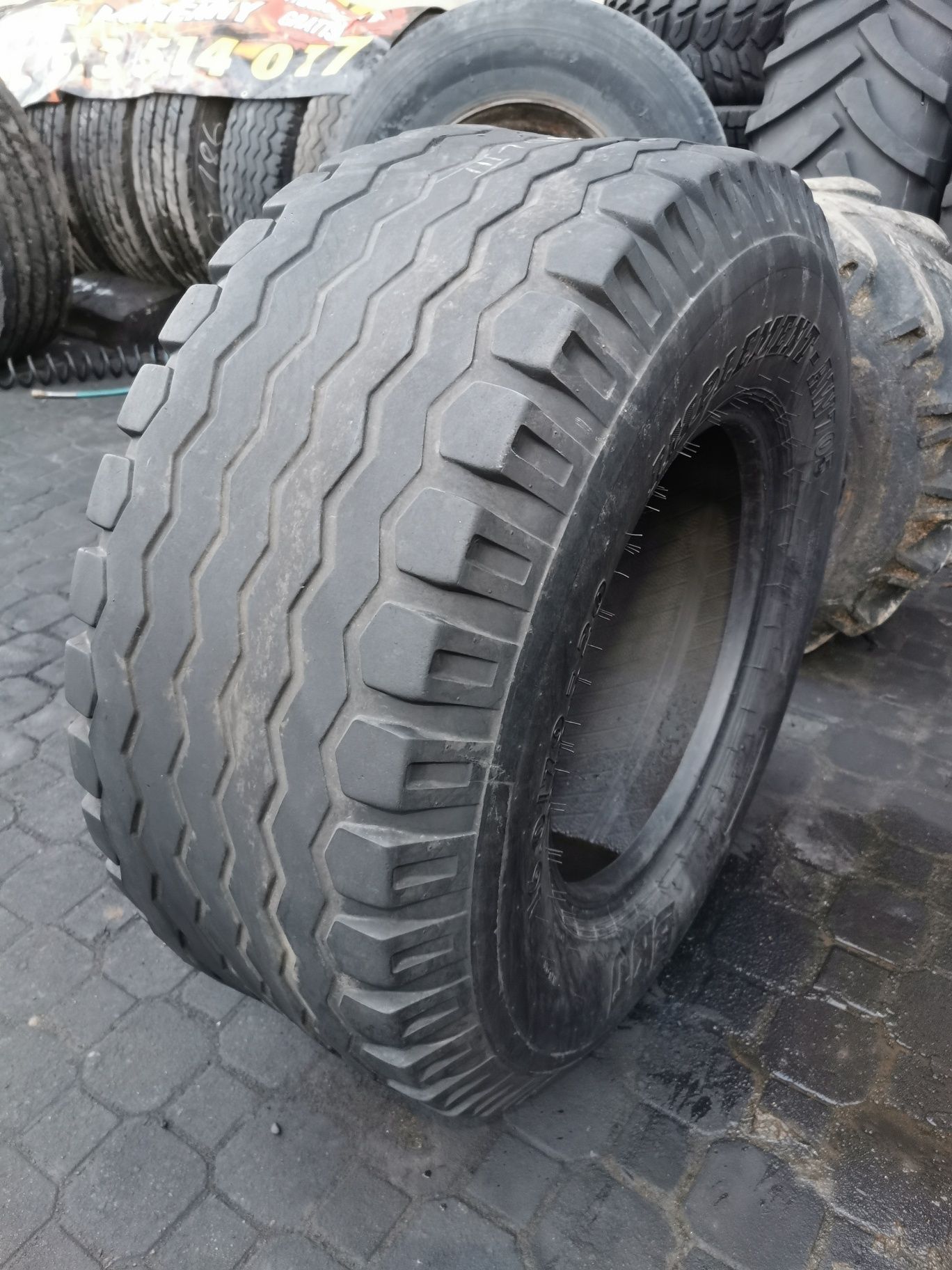 Opona 16.0/70-20  ( 405/70-20 ) 16P.R  BKT Implement - AW705 #