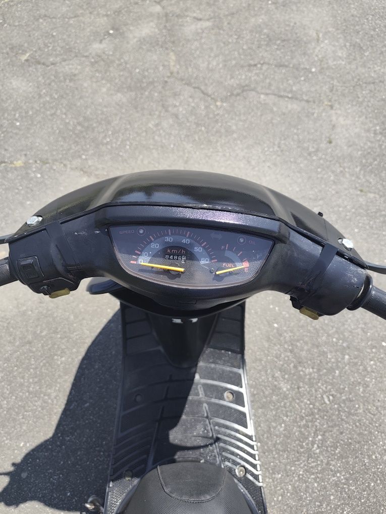 Продам скутер HONDA DIO 27