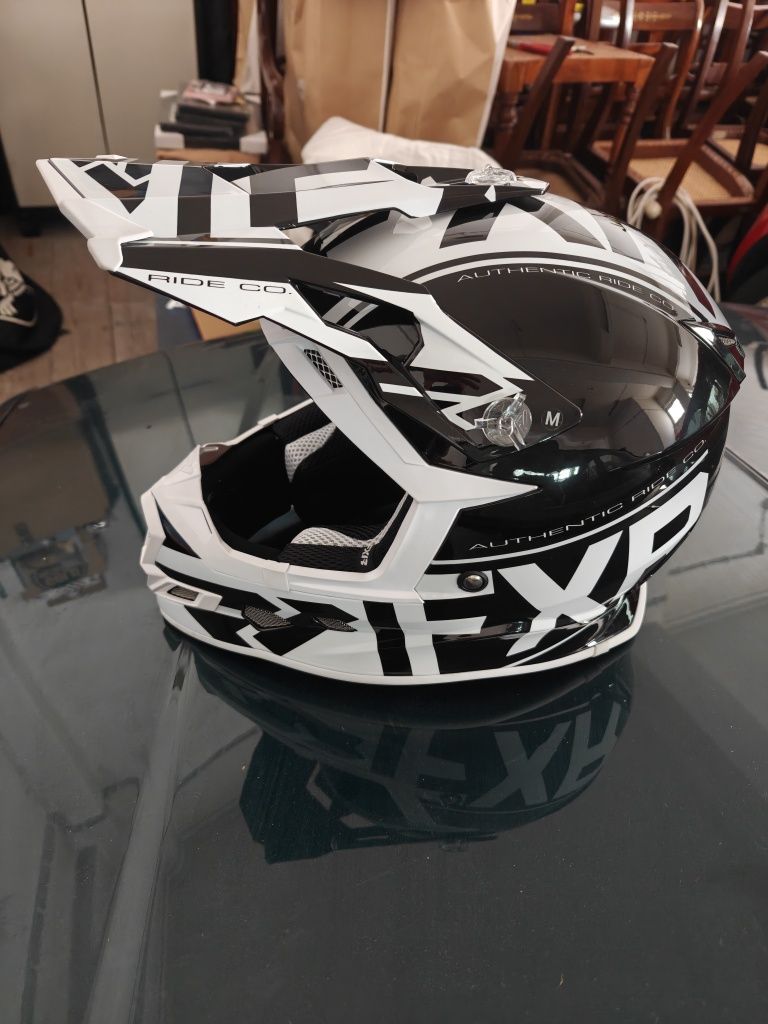 Capacete FXR tamanho M