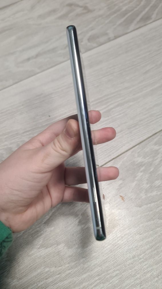 Продам  samsung s10+
