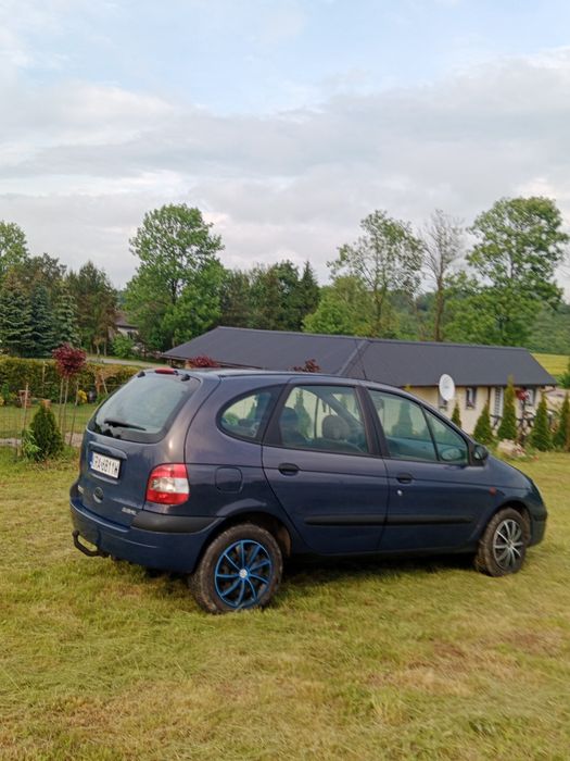 Renault Scenik  .