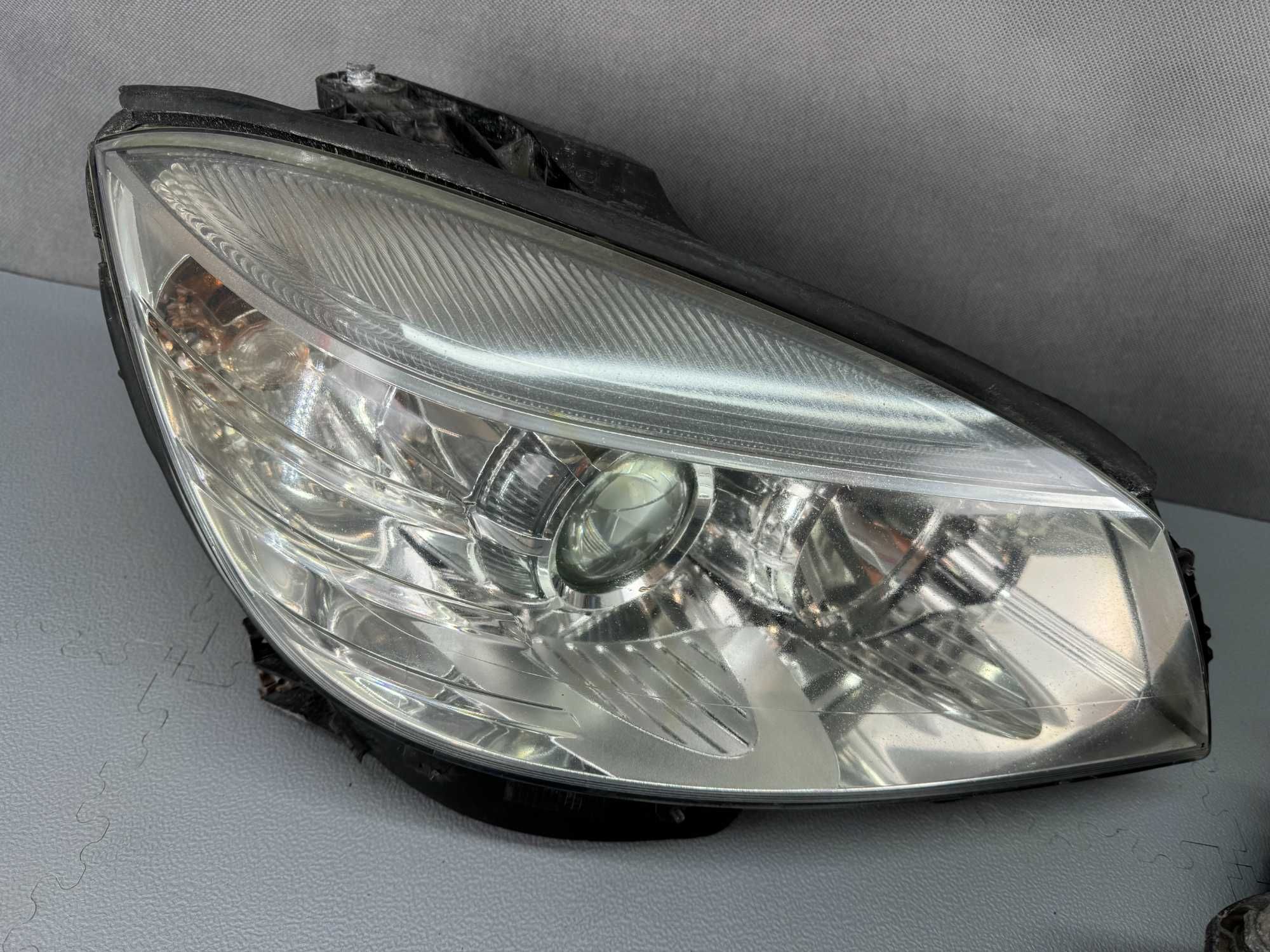 Mercedes C W204 Lampy Przód Przednie Komplet Lewa + Prawa H7 Europa