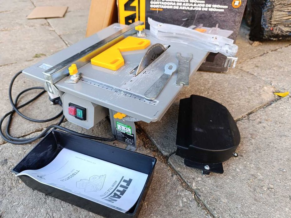 Piła do płytek elektryczna na mokro Titan TTB934TCB 450W 180MM