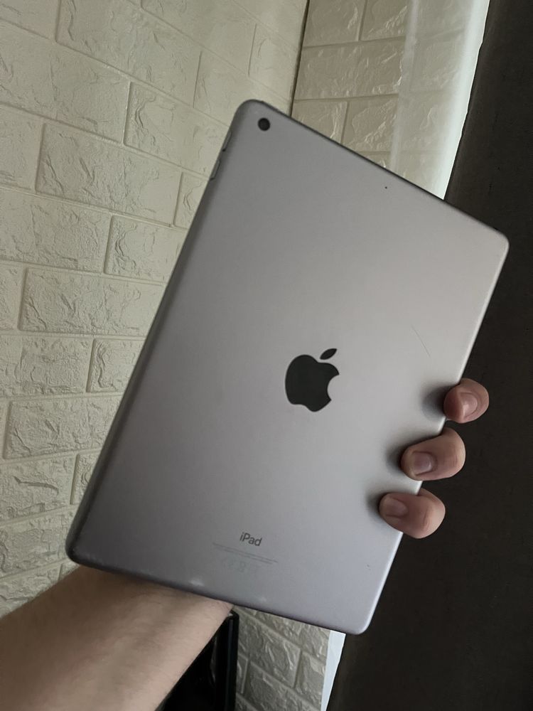 Продаю iPad 6 покоління 32gb