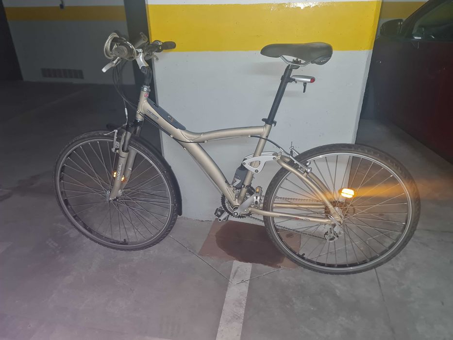 Bicicleta com pouco uso