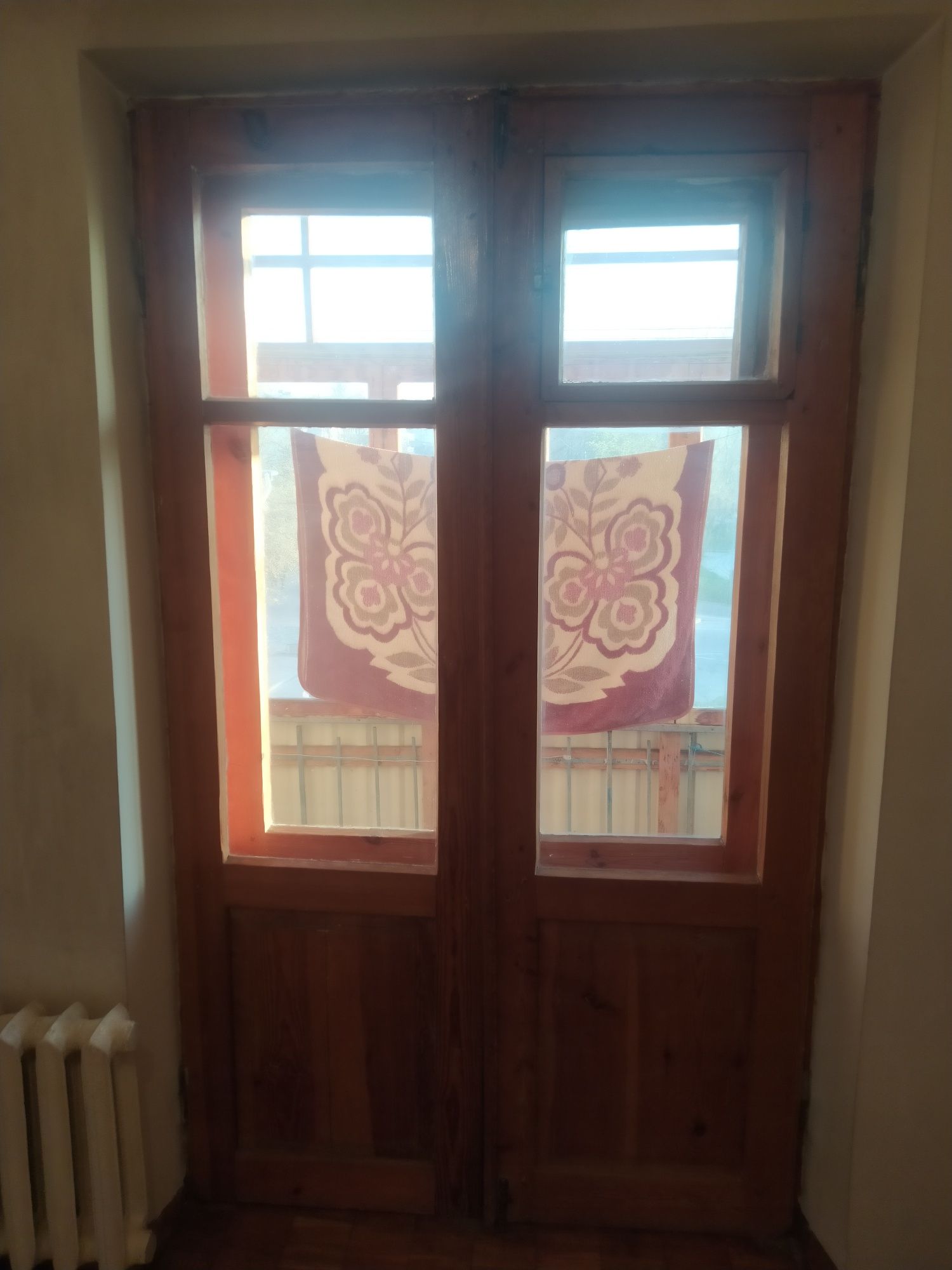 Двері балконні дерев'яні