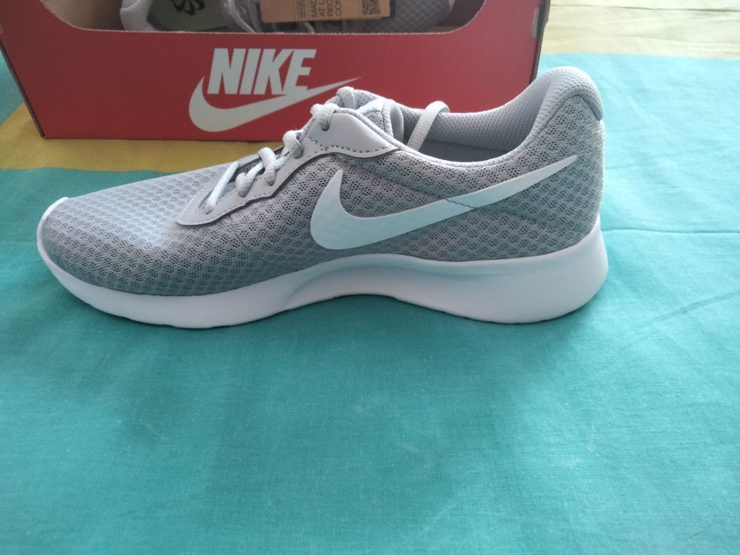 Ténis WMNS Nike Tanjun