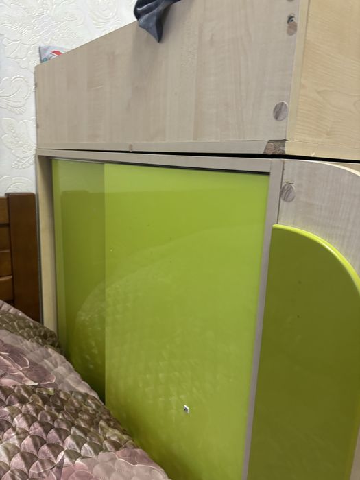 Дитяче ліжко горище