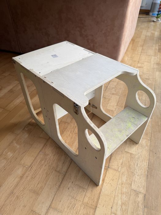 Torre de aprendizagem em madeira