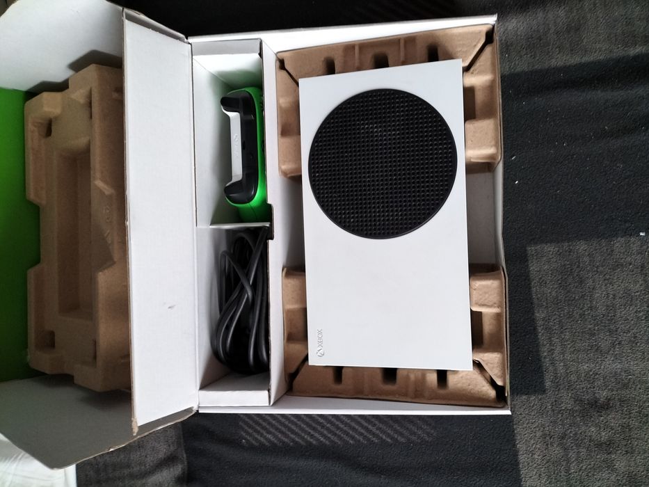 Xbox series s w bardzo dobrym stanie