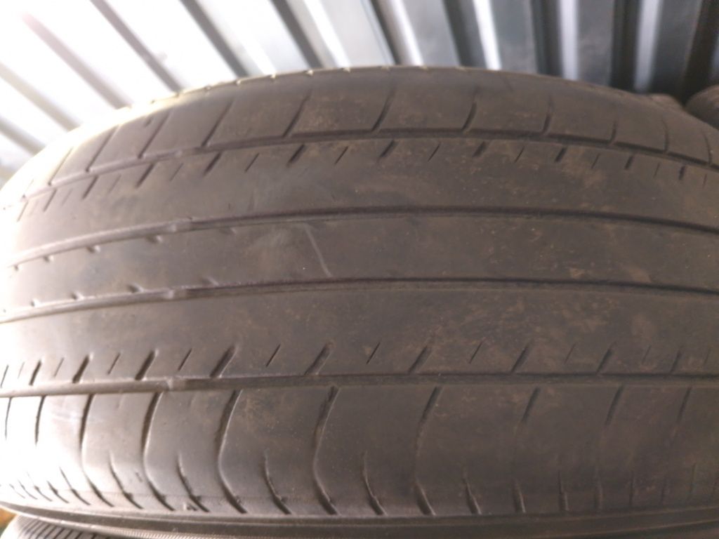 Комплект летних шин 215/60 R16