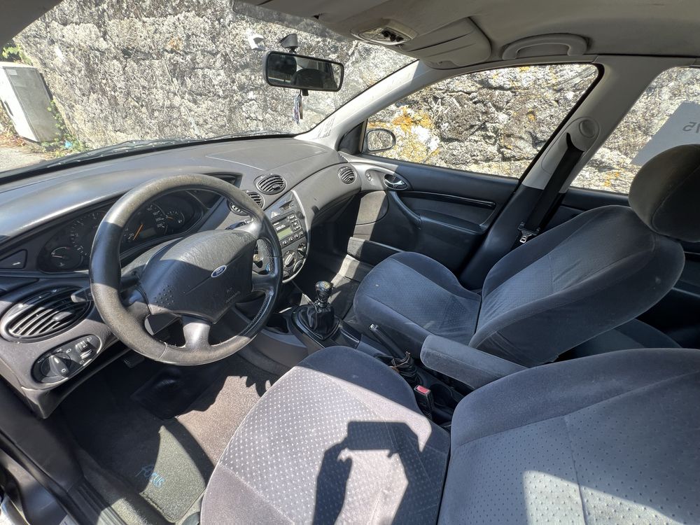 Ford Focus Sedan 2002