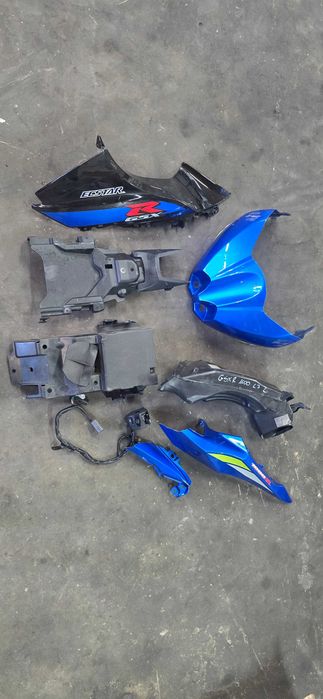 Części Suzuki GSX-R 1000R 2019r!Plastik wypełnienie przełącznik boczek