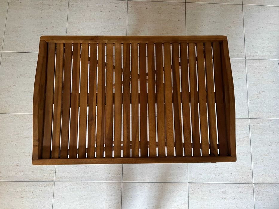 Mesa de Madeira Dobrável - Prática e Elegante