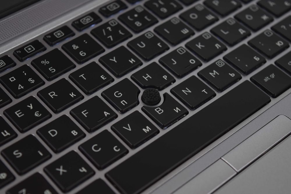 HP EliteBook 820 G3 i5-6200U 8/16гб ssd+hdd 256/512гб 12.5" Ноутбук