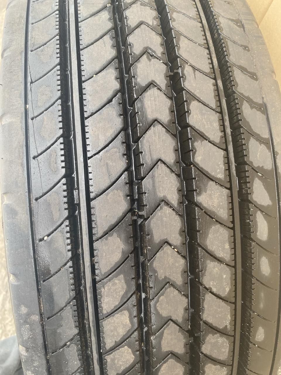 Продам резину BRIDGESTONE 265 70 17.5