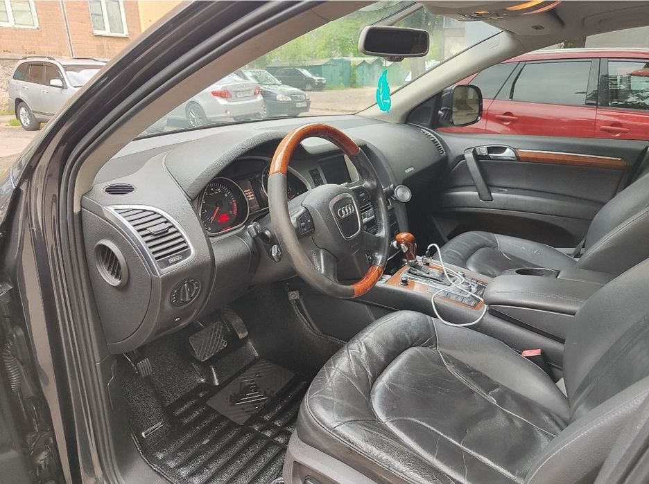 Продам audi Q7 3.6 газ бензин