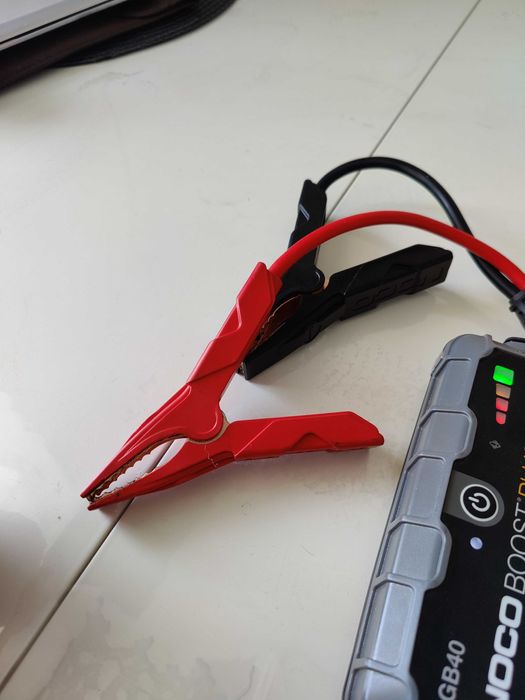 Пусковий пристрій noco cb40 boost plus бустер 1000 а