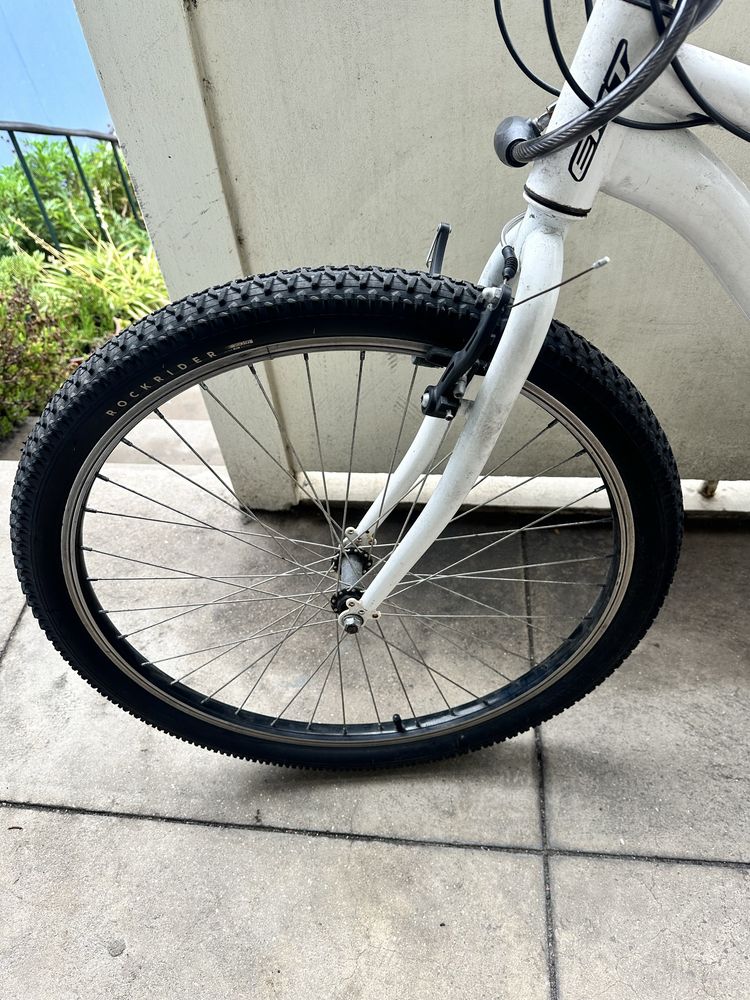 Bicicleta seminova em ótimo estado – rodas novas!