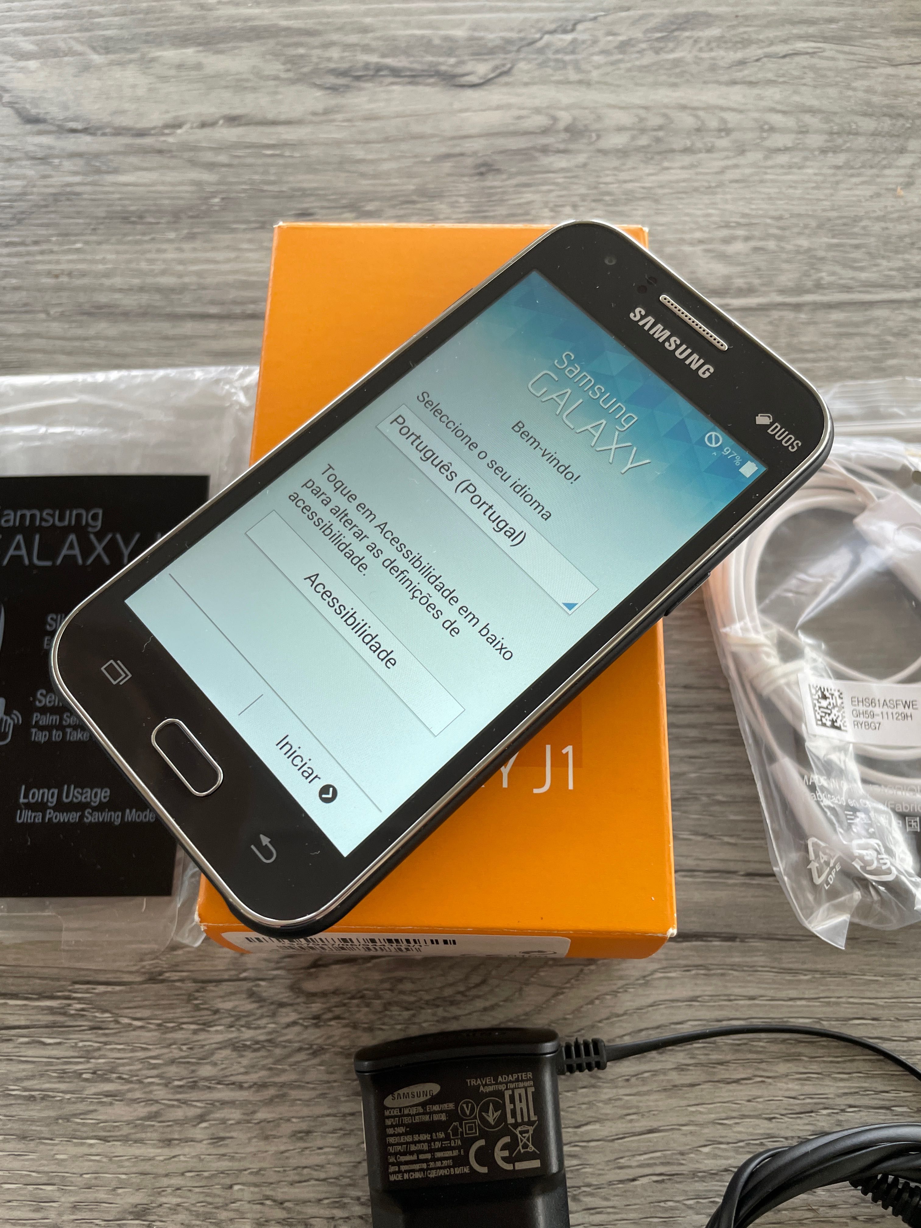 Samsung Galaxy J1 Dual SIM