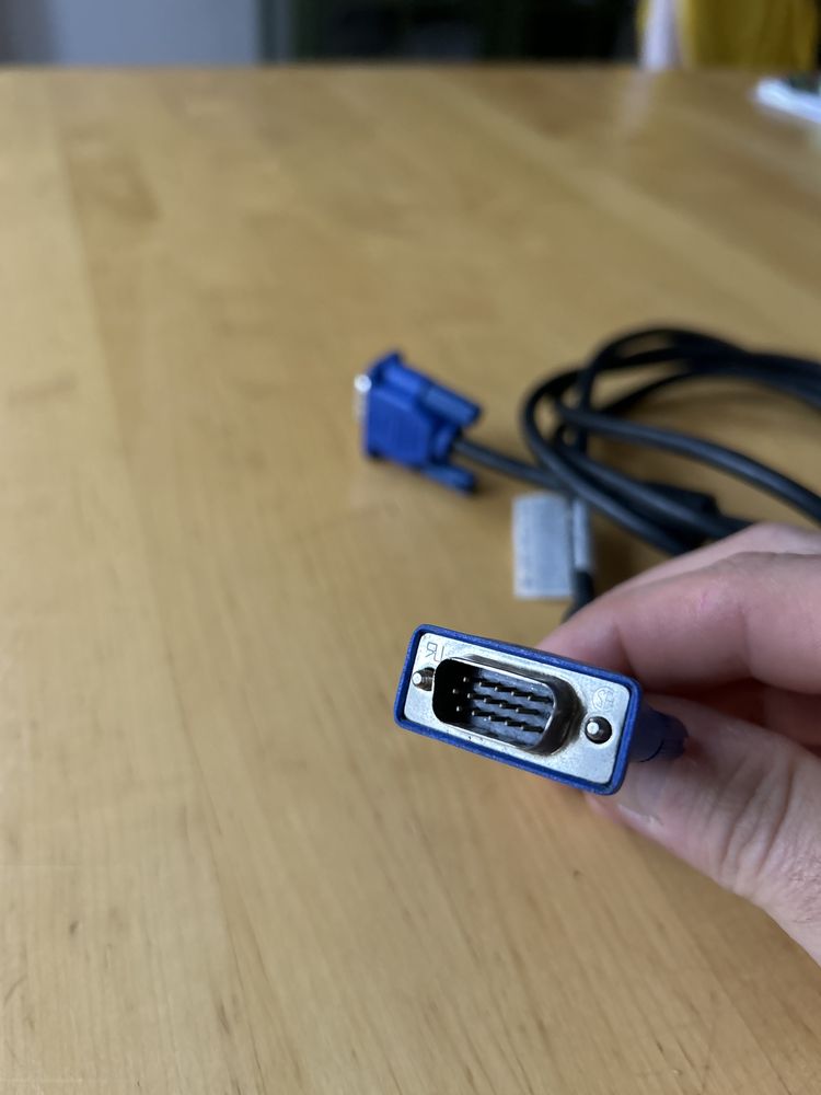 Kabel monitorowy o długości 1,85 m