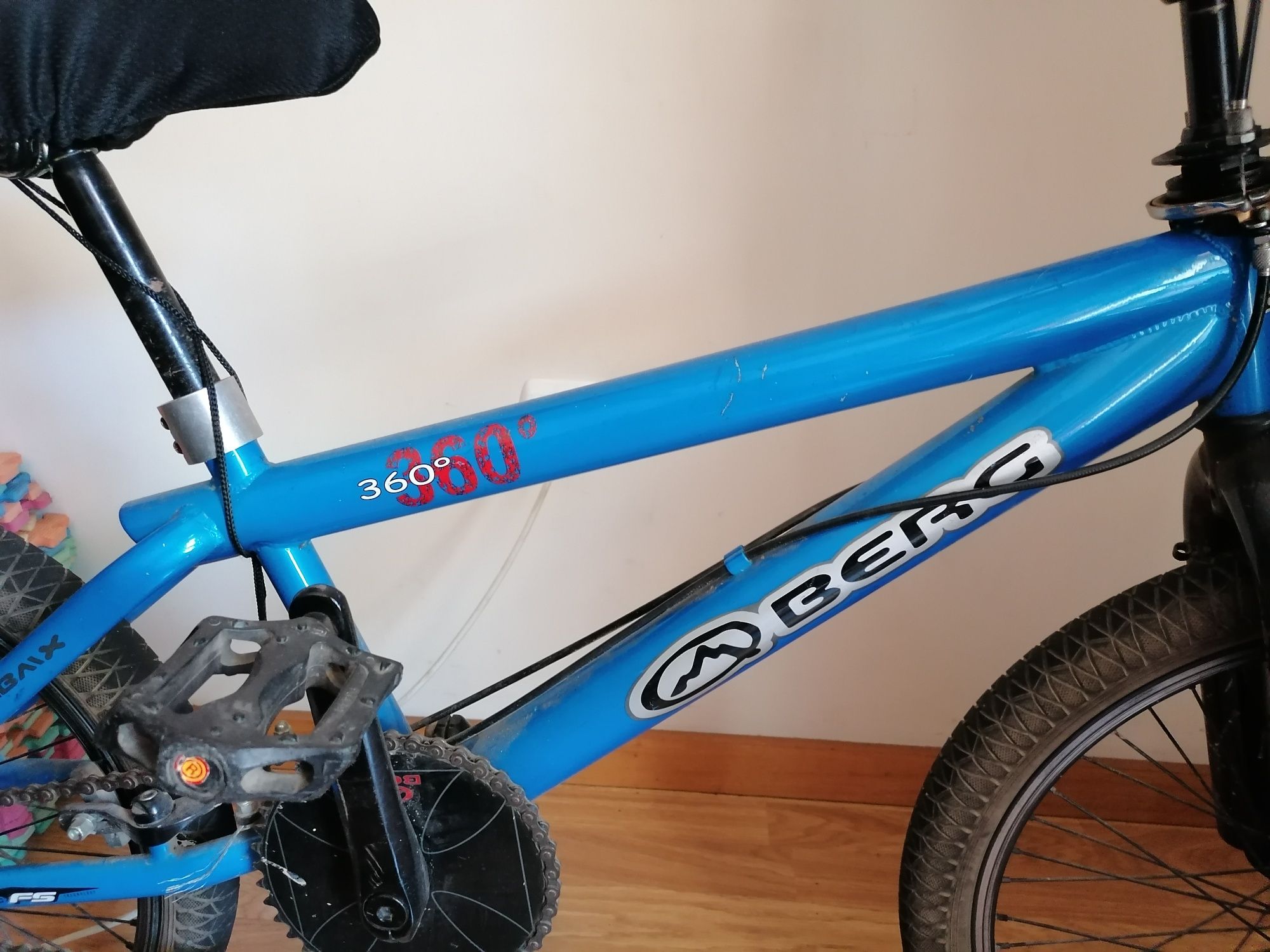 Bicicleta BMX azul