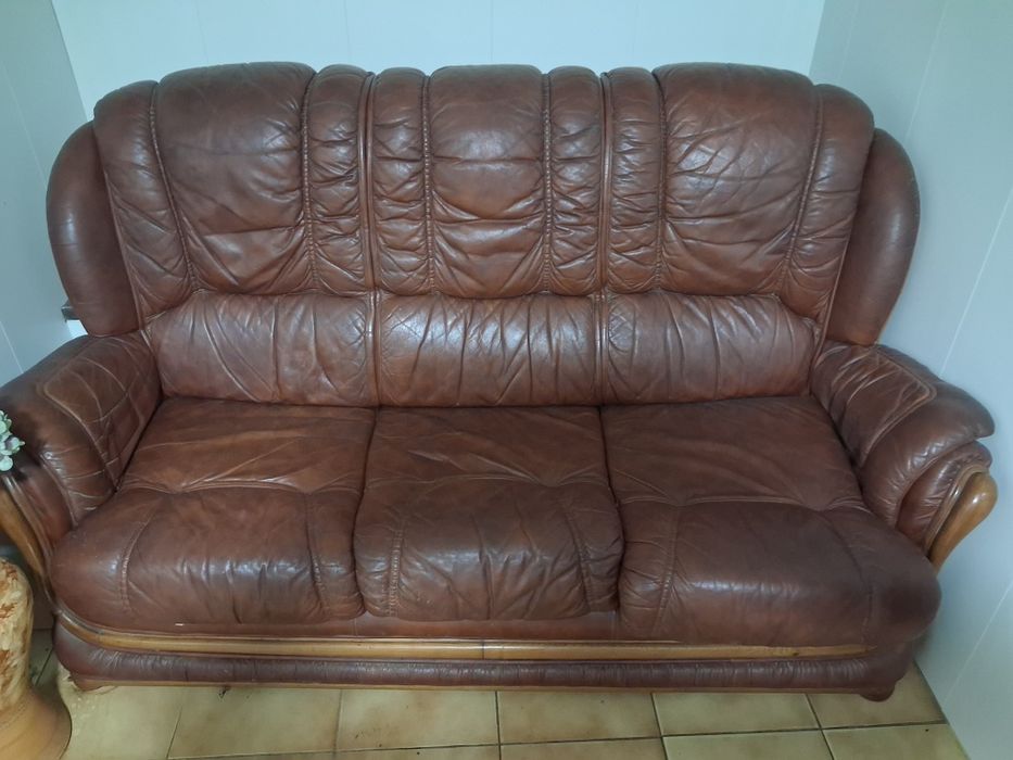 Conjunto de sofás em couro