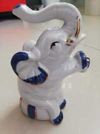 Porcelanowa figurka słonia cyrkowego