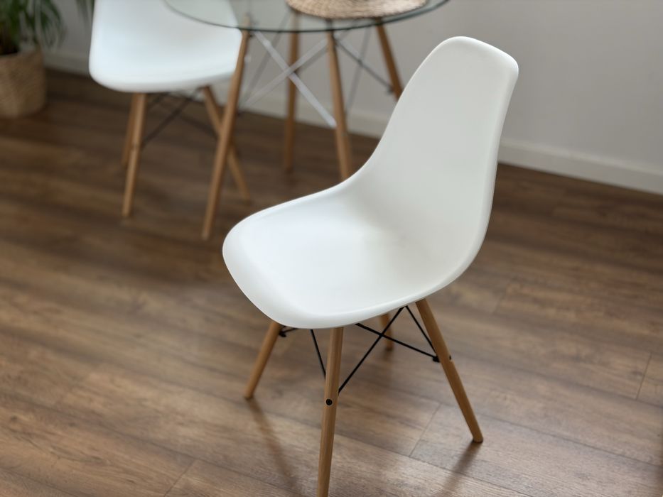 Mesa de vidro com 2 cadeiras