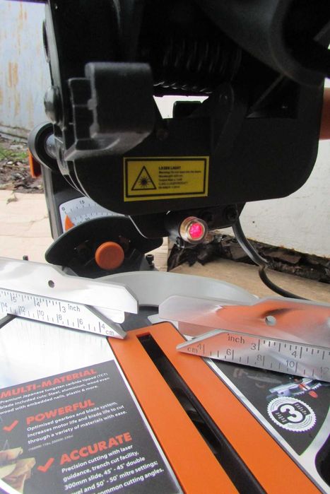 Пила торцовочна, ремінна торцовка з протяжкой EVOLUTION R255SMS-DB Анг