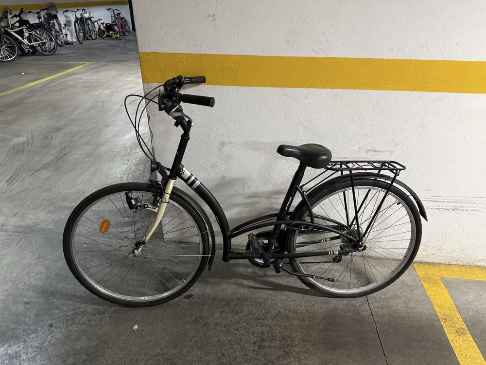 Bicicleta de senhora muito confortavel